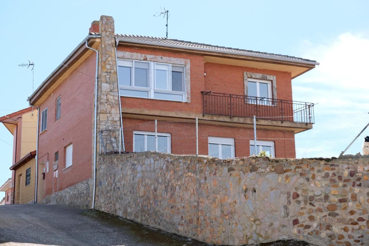 Lar Do Vento Apartment Calzadilla de Tera Luaran gambar