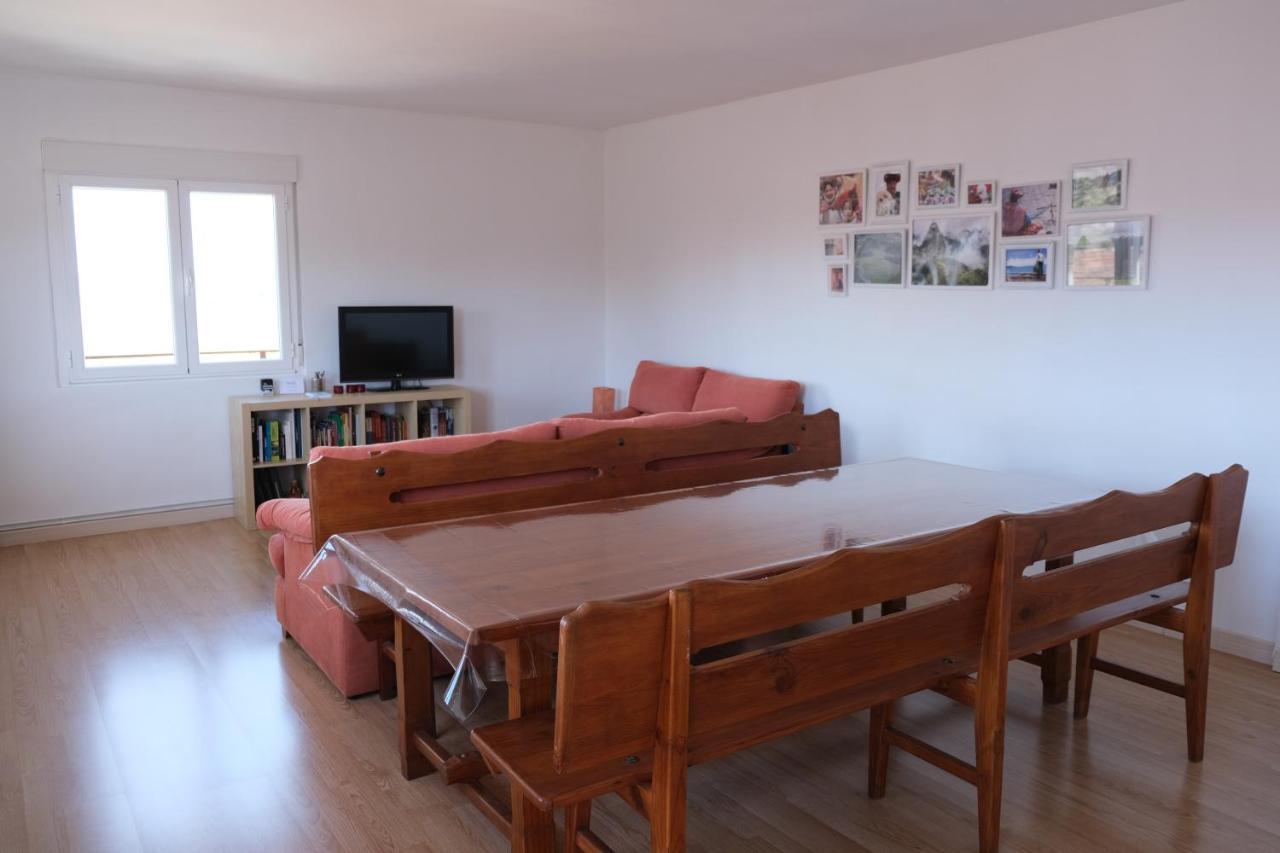 Lar Do Vento Apartment Calzadilla de Tera Luaran gambar