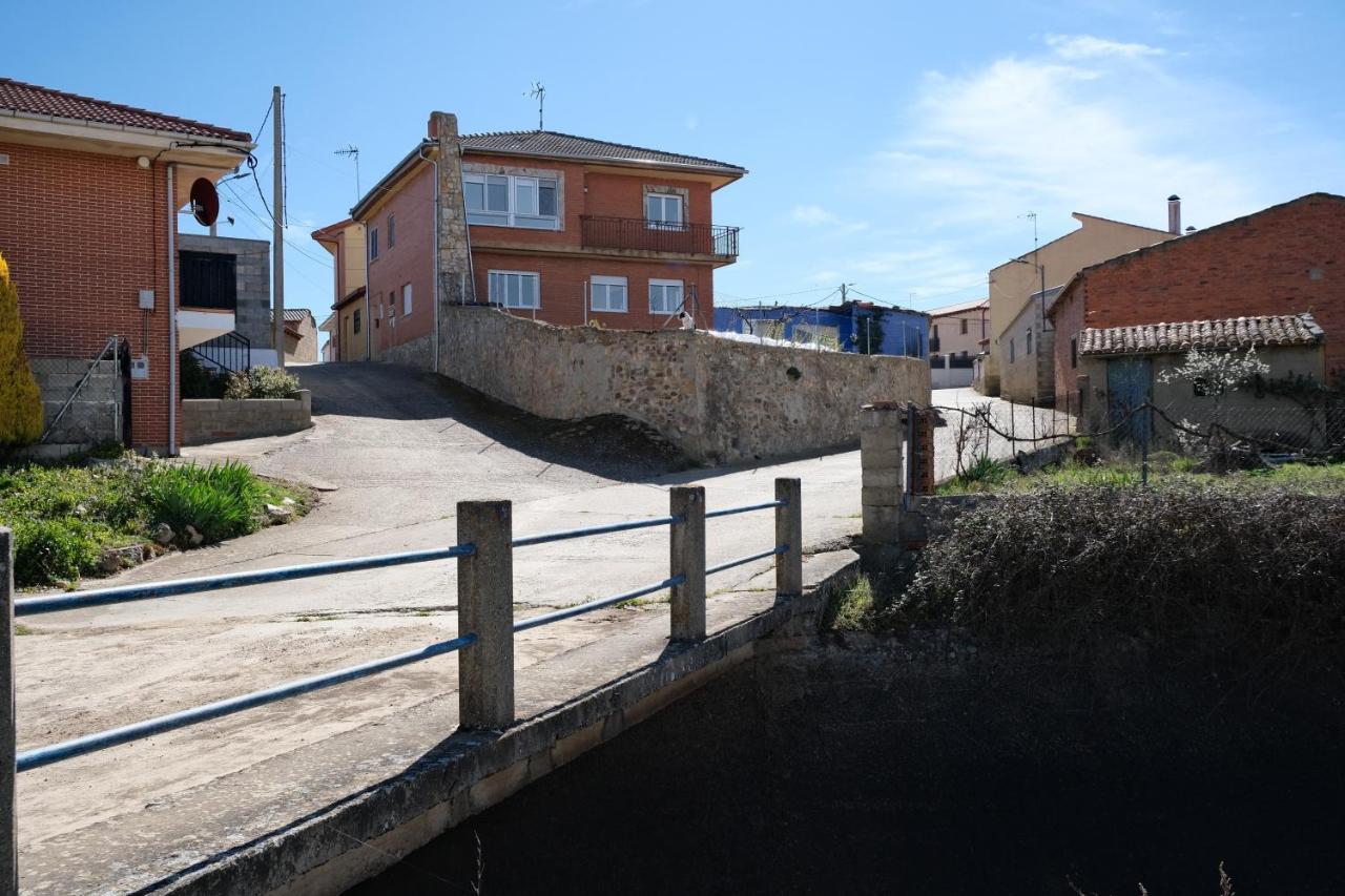 Lar Do Vento Apartment Calzadilla de Tera Luaran gambar