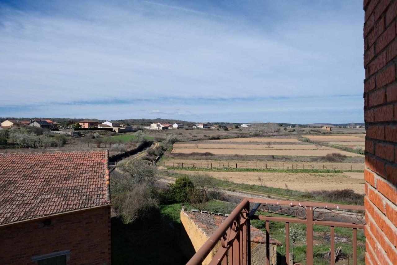 Lar Do Vento Apartment Calzadilla de Tera Luaran gambar
